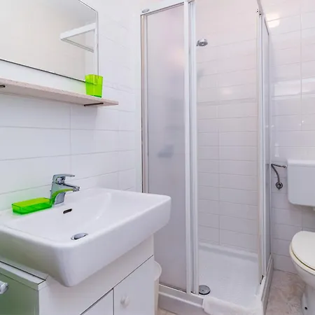 Apartment By The Sea Medveja, Opatija - 7720 Lovran