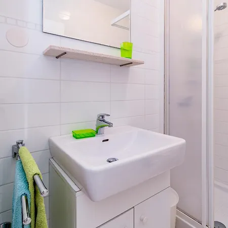 Apartment By The Sea Medveja, Opatija - 7720 Lovran